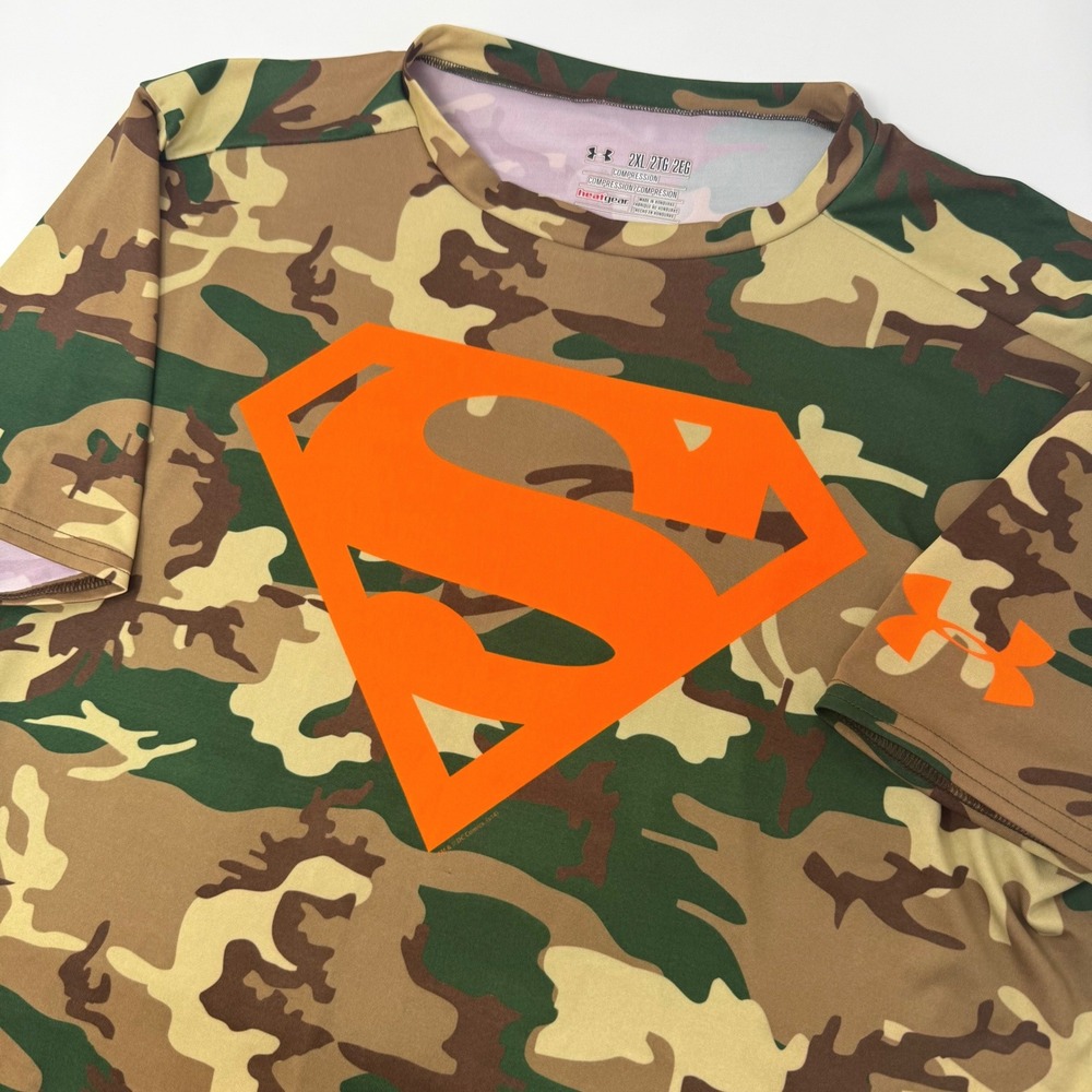 Under Armour‎ Superman HeatGear Compression Shirt Mens 2XL Camo Orange Logo Tee